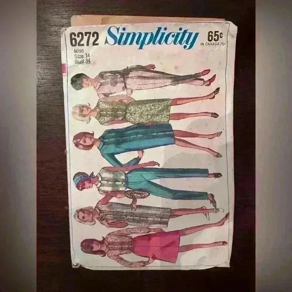 Vintage Simplicity Sewing Pattern - Picture 1 of 2